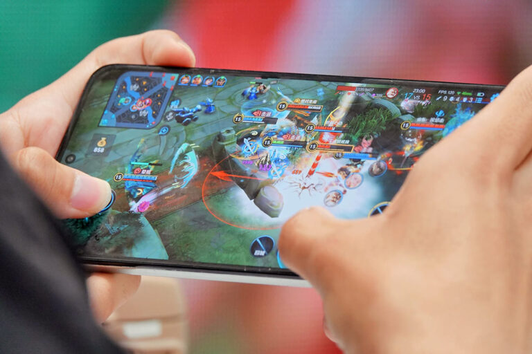 Revolución Creativa: El Contenido Generado por Usuarios Domina los Videojuegos Móviles.