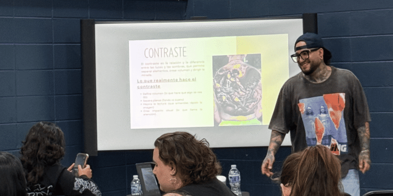Orbis López como jurado en el Ink Mania Fest de Tampa.