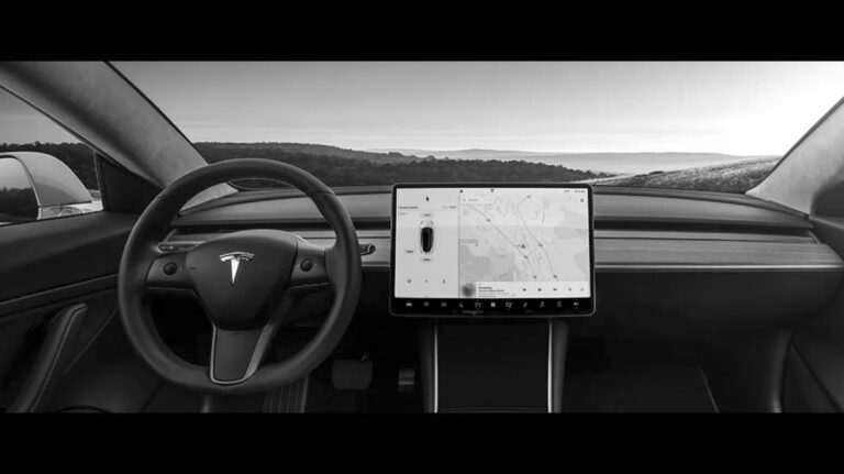 Rumbo Seguro: Tesla Despliega un Parche de Software para su Dirección Electrónica Adaptativa.