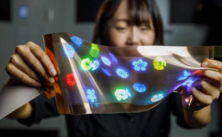 LG se adelanta a Samsung: desarrolla la primera pantalla estirable de alta resolución