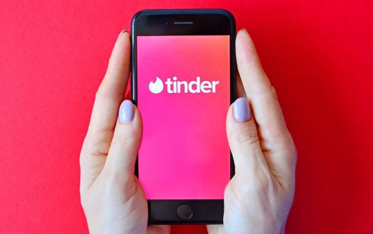 Inteligencia Artificial edita tus fotos de forma automática para que tengas éxito en Tinder